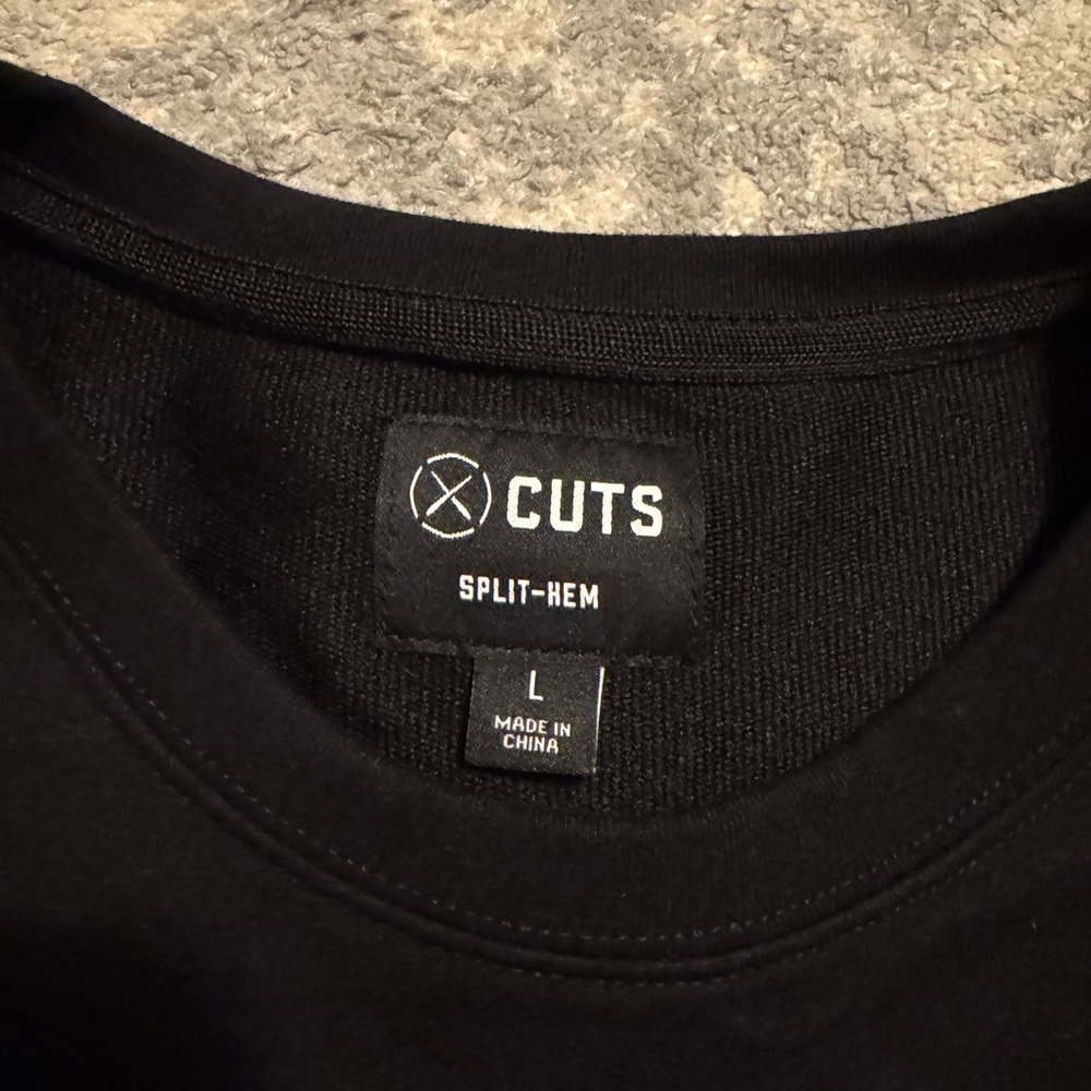 Cuts Split Hem Size Large - image 2